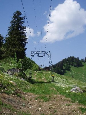 kurz vor der Bergstation; (ich mag den Charme des Liftes, obwohl dessen Piste wirklich nix gescheits ist...
