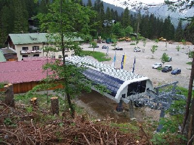 Talstation der neuen Stümpflingbahn, dahinter seht noch das alte Stationgebäude rum