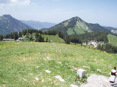 Roßkopfhütte, und die Bergstationen der Sutten- und der Stümpflingsbahn