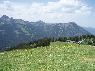 und nun Blick nach Westen zum Setzberg und Wallberg