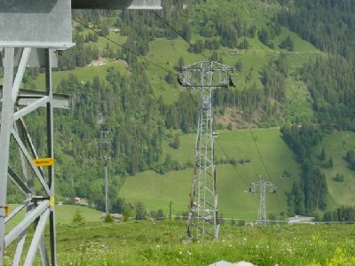 Blick von der Bergstation auf die Strecke.