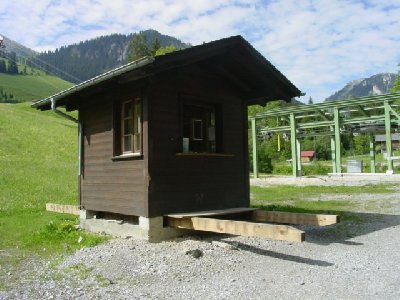 Das Kassenhäuschen steht zum Verkauf.