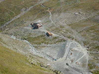 Blick auf Furgg vom Schwarzsee. Damals wurde gerade der Unterbau der Piste &amp;quot;61 Skiweg&amp;quot; neu erstellt.