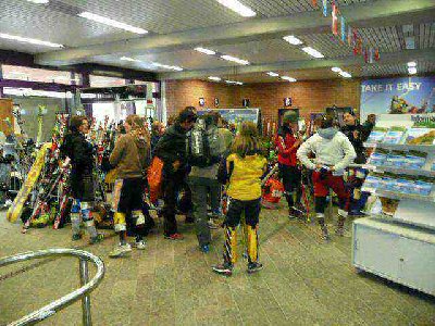 Einige warten darauf, dass der Sturm abnimmt