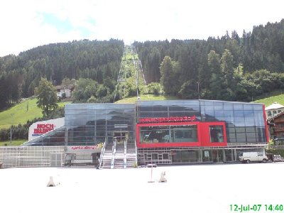 weiter gings vorbei an Kaltenbach mit seinen beiden Zubringer-Bahnen (z.Zt. beide im Sommerschlaf)