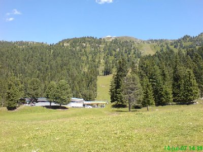 der Hanser-Express - in der Bildmitte ganz oben sieht man Grundzüge der neuen Piste - da waren Bagger am Werk