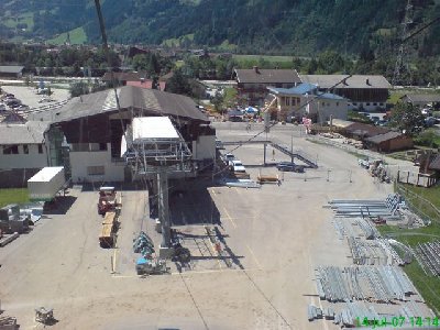 die Talstation in Zell - überall Bauteile vom neuen Alpine-Coaster - er wird ca. 1.100M. lang