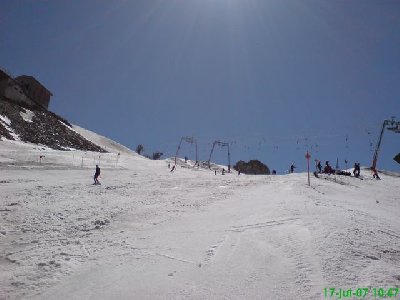 hier ganz gut zu sehen - es liegt noch genug Schnee :-)))