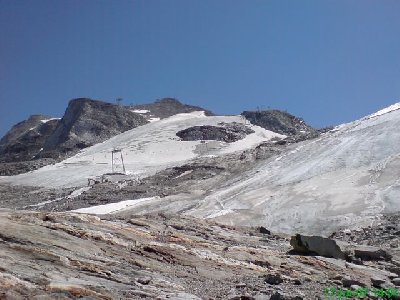 im seitlichen Profil erkennt man den Masseverlust nochmals ganz deutlich. Meiner Meinung nach wie gesagt mindestens 10 Meter...