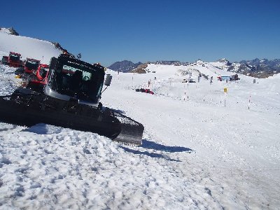 Bullyparade an der Berstation der Magnetköpfllifte, im Hintergurnd recht der Babylift