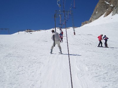 am Anfang waren zeimlich viele Menschen dort, auch solche die Schwierigkeiten mit dem Bügel hatten