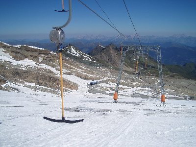 Blick zum vermatteten Schneedepot beim Maurergletscher SL