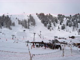 63-Warteschlangen Blanchets und Colosses klein.jpg