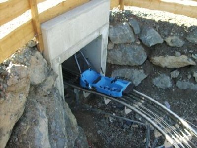 Von der Unterführung heraus