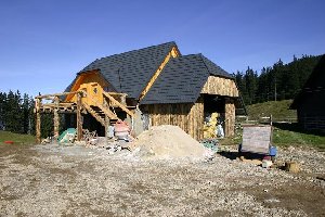Noch was neues: eine kleine Skihütte bei der Talstation des Schleppers Stari Stani.