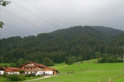 Trasse von der Strasse aus...