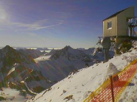 nochmal blick zurück von der wildspitzbahn wolkenmehr am horizont auf 3220m