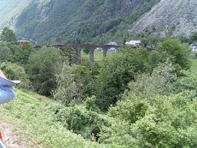 Hier beginnt der für die Bahn, berühmte Kreisviadukt (Ort hab ich jetzt vergessen :oops: