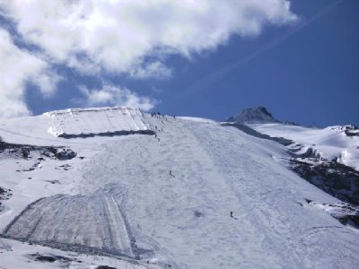 TFH-Hang mit der Spalte in der Mitte
