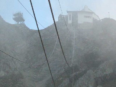 Seilbahnstrecke Seegrube Hafelekar.jpg