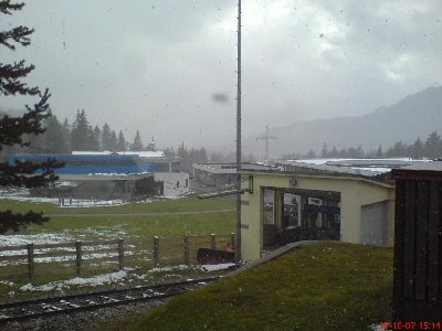 Rosshütte Talstationen, links 6er KSB Hochanger, rechts vorn Standseilbahn