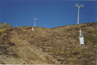 Auch hier stehen bereits Halterungen für die Schneilanzen