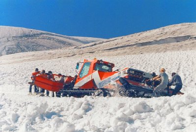 Bin mir unsicher in welchem Bereich das ist: das sieht nach großen Eismassen aus, also Bereich die mit den SLten erreichbar gewesen wären...