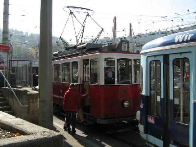 Oldtimertram fährt gleich los