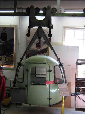 alte Mutterer Alm Gondel.jpg