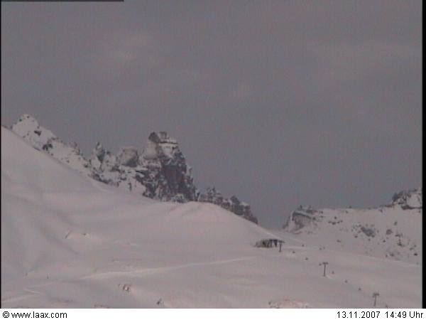 Mutta Rodunda Berg<br />Bin grad an einem PC, von dem ich nicht auf die super tolle neue Flash-Seite von Laax kommen. Also, gibt es die Webcam dort jetzt auch?