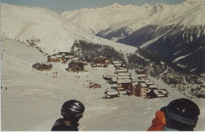 Blick von der Bergstation des 2-SL Laxeralp 2 auf die Fiescheralp. Die Geköpften leben übrigens alle noch!