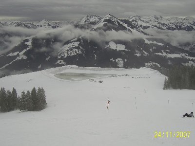 Neuer Speicherteich - bei Bergfahrt mit der Kälbersalvenbahn vor der Bergstation einfach mal nach links schauen - da isser ;-)