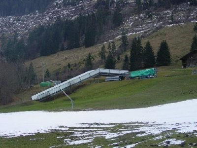 Die Ueberführung. Alles was vom Schwarzenberglift übriggeblieben ist.