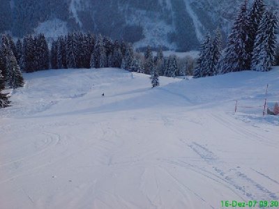 leere Piste hinunter zur Mittelstation der Fellhornbahn