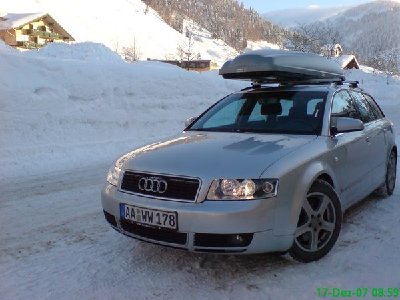 angekommen im Balderschwang - es hat soviel Schnee, dass man meinen A4 problemlos darin versenken kann :-)