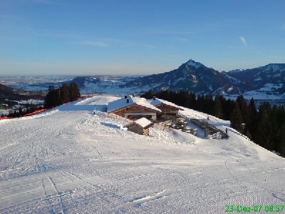 die gewohnte Webcam-Ansicht aus Ofterschwang - siehe www.sonnenalp-bildergalerie.de/4images/data/media/big/restaurant.jpg
