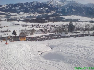 der Parkplatz in Bolsterlang war zwar voll - jedoch gab es an der Hörnerbahn keine Wartezeiten