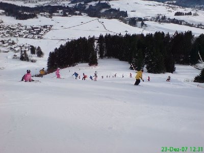 Talabfahrt Bolsterlang - letzter Steilhang. Leider sehr eisig und viele Kinder stürzten hier
