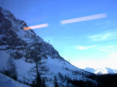 Auffahrt mit der Zahnradbahn: Blick zur Pendelbahn