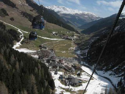 die Schwarze Pfanne von Hintertux Ostern 2007.jpg