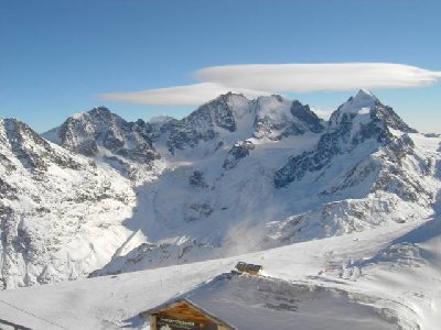 Es folgen einige Aussichten, fotografiert auf der Corvatsch Bergstation (3303m).