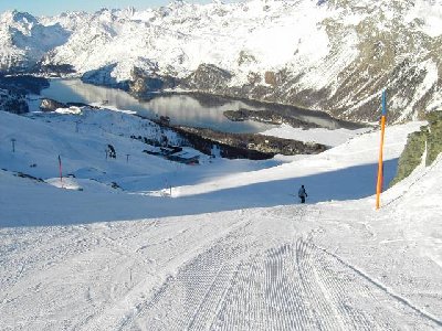 Blaue Piste Furtschellas mit wunderbarem Talblick