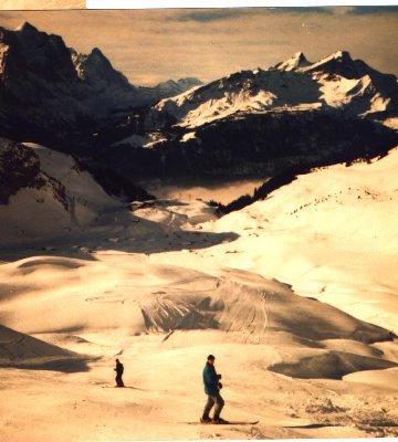 Unbewachte Piste von Hochstrass nach Magisalp. Ohne die Gloghussbahnen.