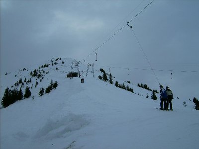 Endstück des Gipfellifts vom Zwischenausstieg aus geknipst
