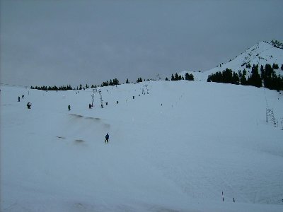 weiterer Verlauf des Lifts - rechts kommend die Bügel zurück