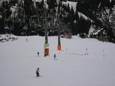 Längenfelder 2-SB mit Mittelstation. Das Gebiet mit den schönsten Pisten, aber auch steinig.