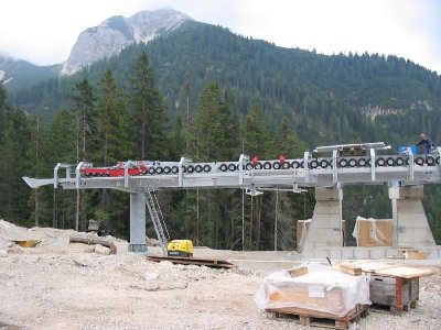 Reifenförderer der langen Mittelstation