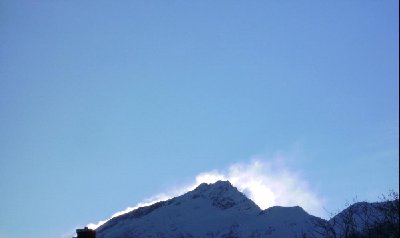 schneefahne durch föhn am calanda 2806m