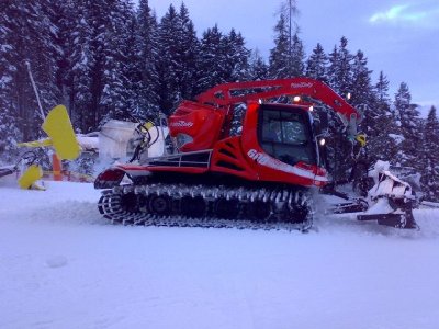 PB600er solo beim Schnee verschieben