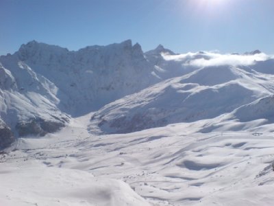 Blick vom Piz Martegnas Richtung Radons mit Piz Forbesch Piz Platta und Piz Mez.JPG